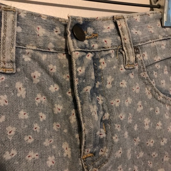 Free People Daisy shorts size 27 - Picture 4 of 5